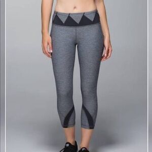 Lululemon Run Inspire Crop II gray and black capri leggings size 4